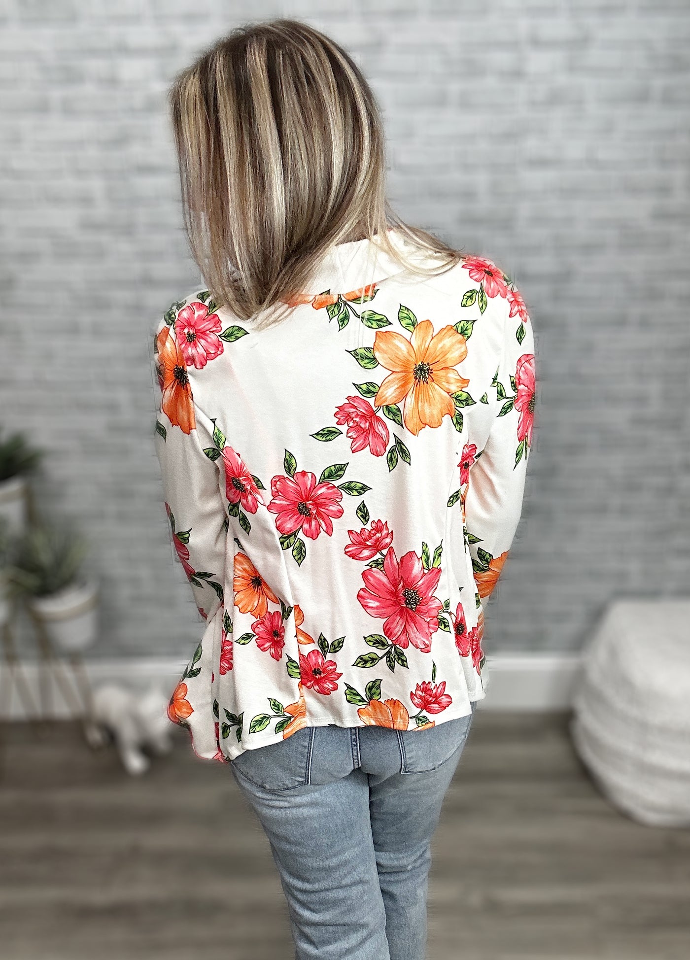 Stretchy Figure Flattering Blazer - White Floral