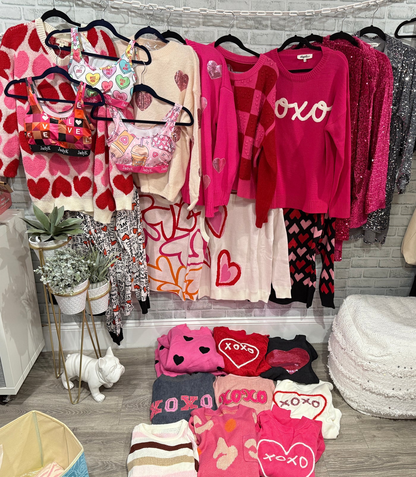 Love is in the Air - Various Items