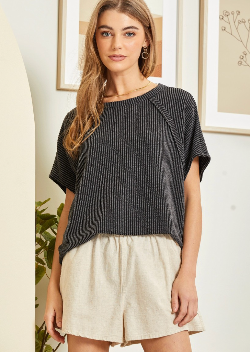 6 Colors - Ribbed Loose Fit Elevated Short Sleeve Top with Raw Edge Details